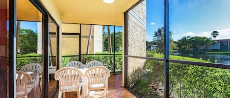 2 Bedroom Suite with Washer and Dryer | Terrace/patio