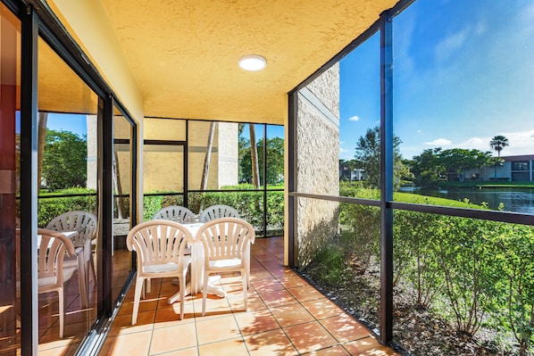 2 Bedroom Suite with Washer and Dryer | Terrace/patio