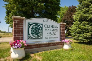 Exterior - Cloran Mansion Bed & Breakfast (Galena)