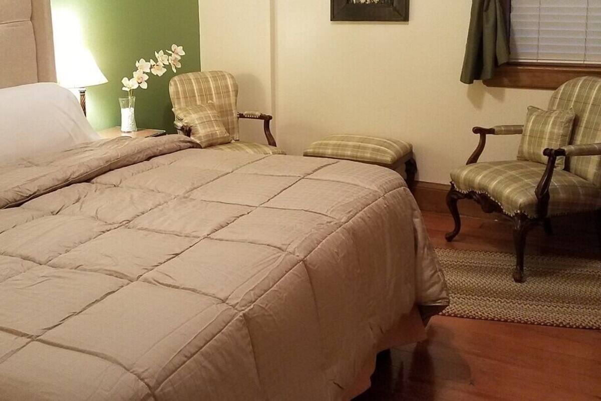 Aimee Room | 高級寢具、隔音、熨斗/熨衣板、免費無線上網