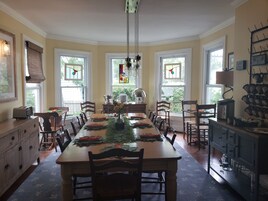 Café da manhã com pratos da culinária local grátis todos os dias