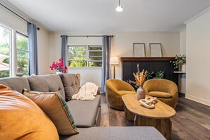 Family Suite | Individually decorated, individually furnished, free WiFi, bed sheets