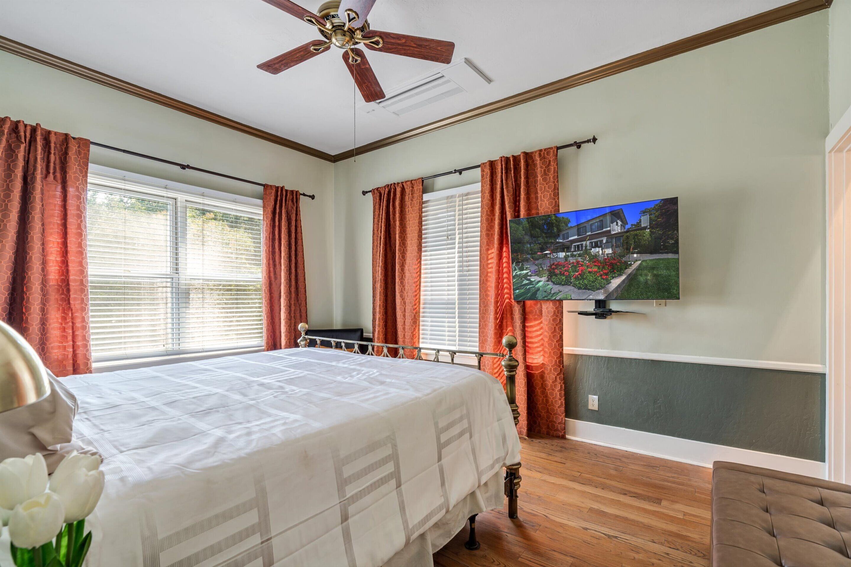 Cinnamon Bear Creekside Inn in Sonoma Find Hotel Reviews, Rooms, and