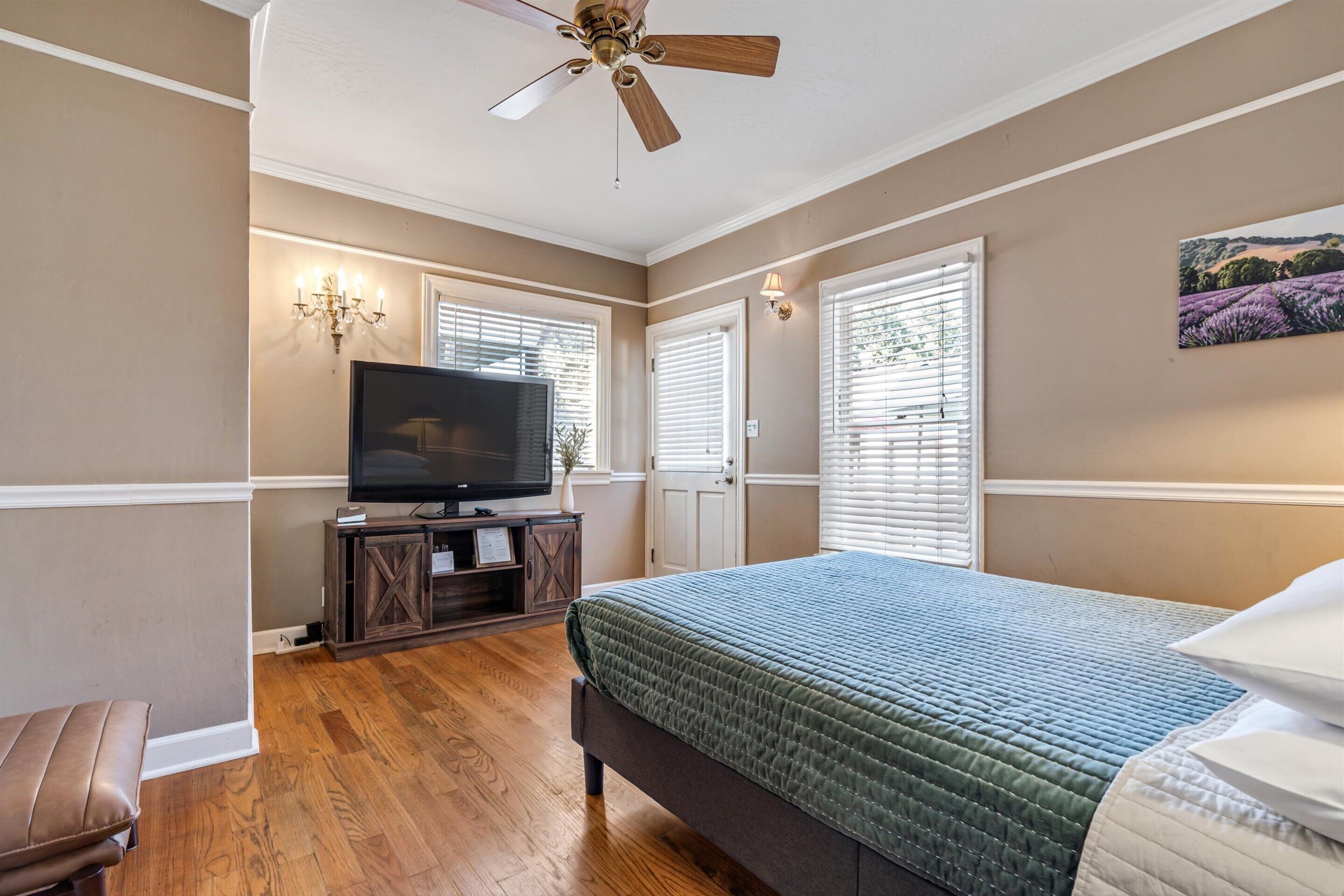 Cinnamon Bear Creekside Inn in Sonoma Find Hotel Reviews, Rooms, and