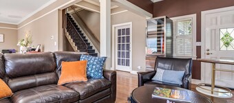 Cinnamon Bear Creekside Inn