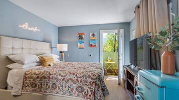 Room, 1 Queen Bed (Cottage) | 1 Schlafzimmer, individuell dekoriert, individuell eingerichtet