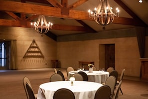 Banquet hall - Seven Branches Venue and Inn (Sonoma)