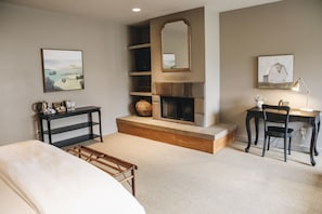 Suite 1 | Hypo-allergenic bedding, individually decorated, individually furnished - Seven Branches Venue and Inn (Sonoma)