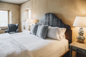 Suite 5 | Hypo-allergenic bedding, individually decorated, individually furnished