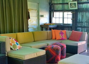 Living area - Casa Bella (Kenwood)