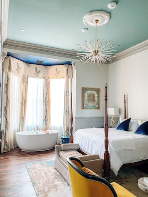 1 King Bed, Ensuite, (Bond Suite) | Egyptian cotton sheets, premium bedding, down comforters - The McClelland House (Napa)