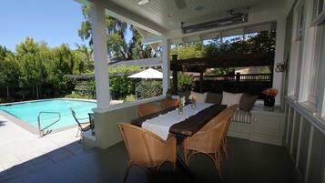 Kolam renang outdoor