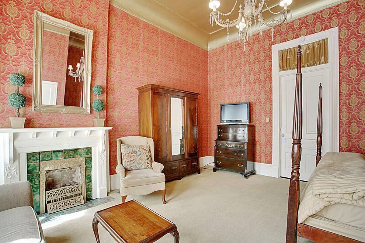 Deluxe Room, 1 King Bed | Premium bedding, Select Comfort beds, individually decorated