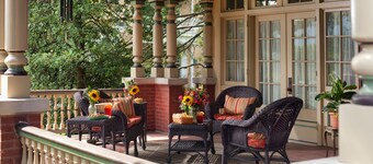 B. F. Hiestand House Bed & Breakfast