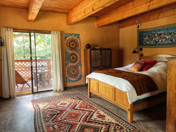 Deluxe-Zimmer, Blick auf den Innenhof | Hochwertige Bettwaren, Daunenbettdecken, Select-Comfort-Betten