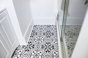 Bathroom - The Garden House (Key West)