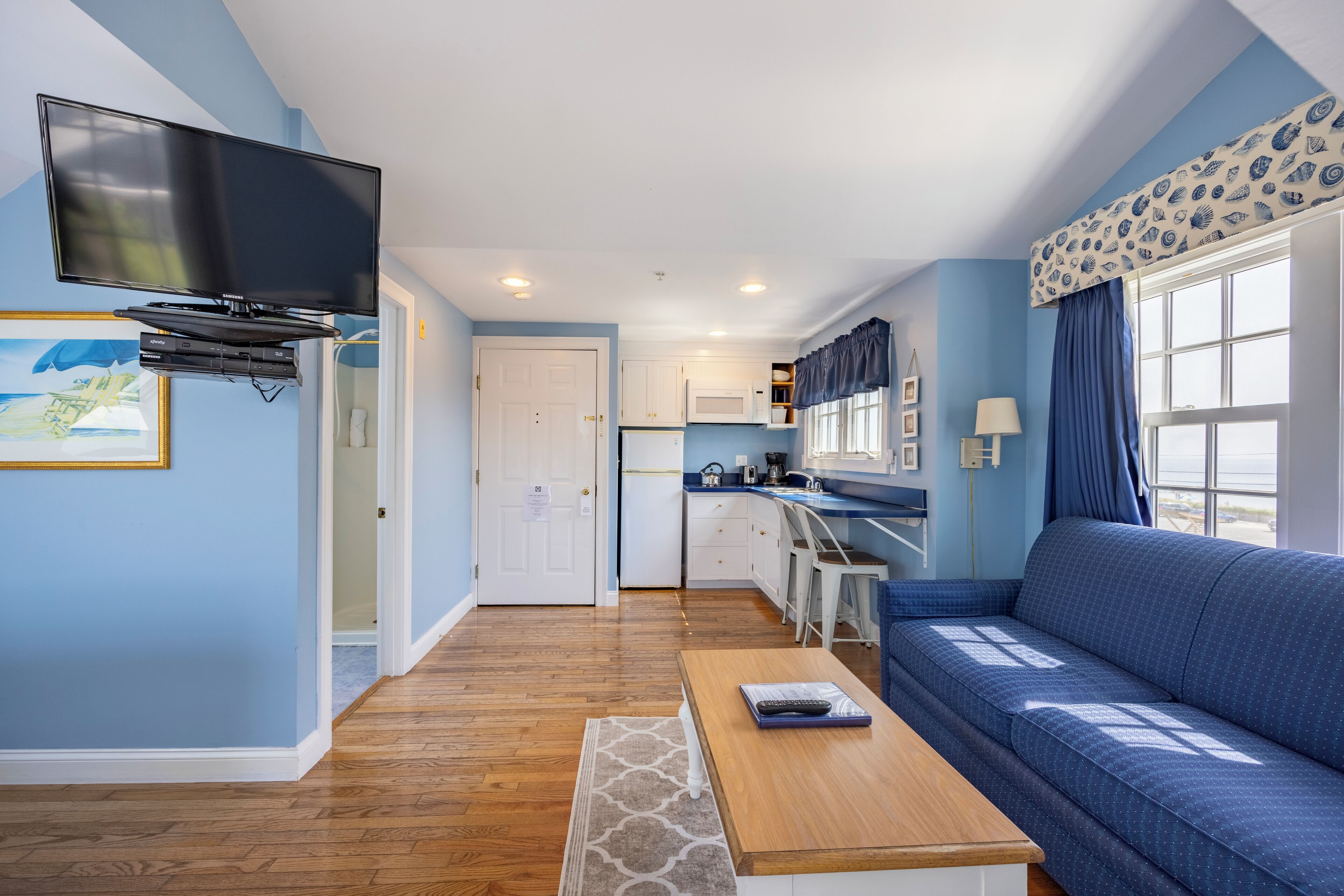 디럭스 스튜디오, 퀸사이즈침대 1개 및 소파  베드 | 거실 공간 | TV, DVD 플레이어