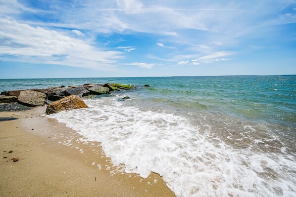 Accommodatie ligt op het strand, wit zand