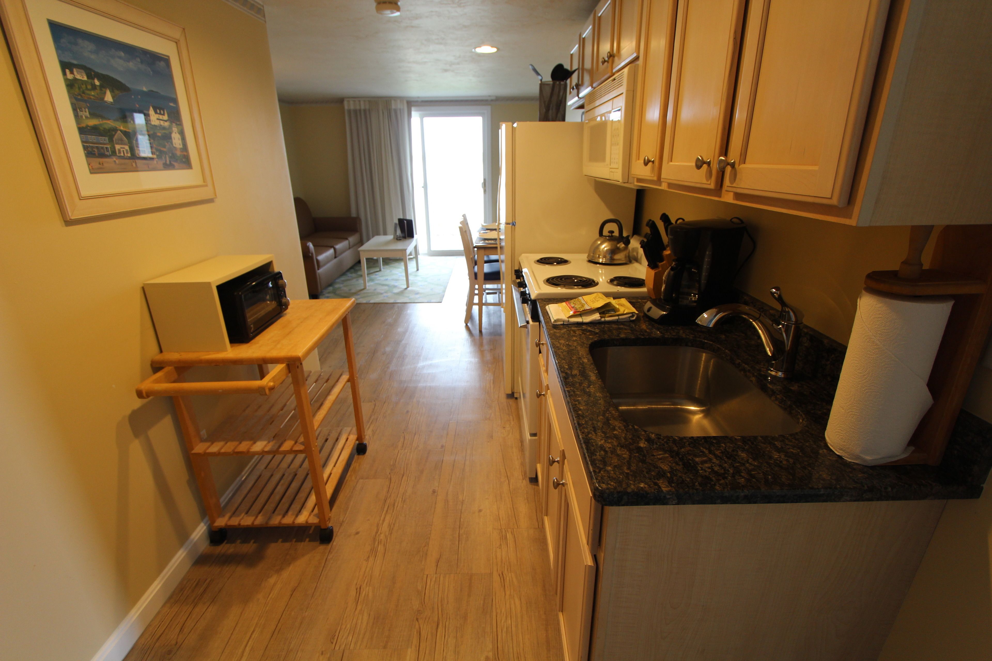 apartment, 1 bedroom | private kitchenette | full-sized fridge, microwave
