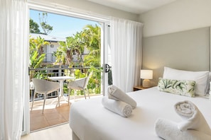 Studio | Desk, iron/ironing board, cribs/infant beds, free WiFi - Eco Beach Resort (Byron Bay)