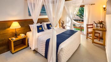 Deluxe Room | Minibar, in-room safe, blackout drapes, free WiFi