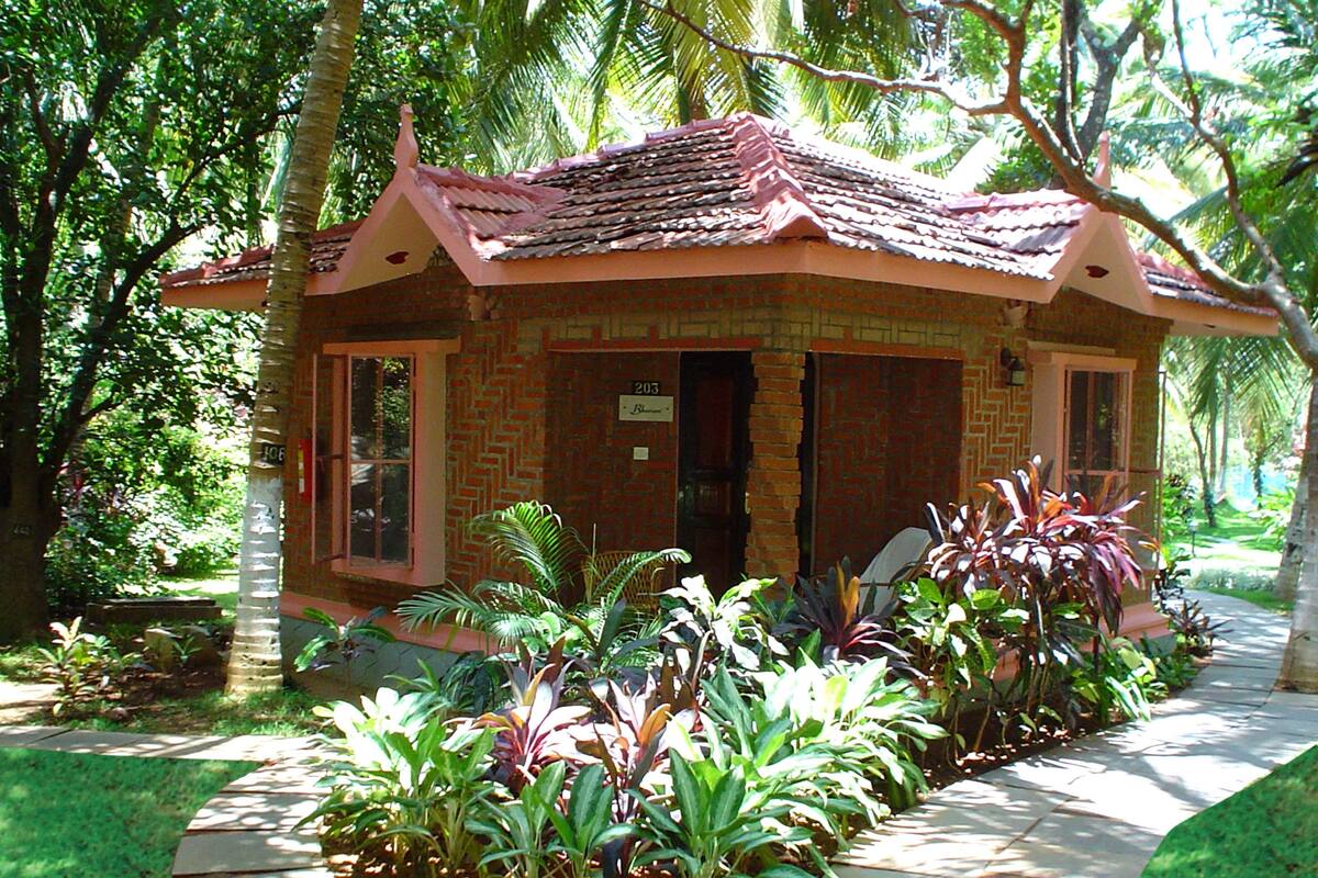 디럭스 빌라, 더블침대 1개, 전용 욕실 | 객실 내 금고, 각각 다른 스타일의 인테리어, 각각 다르게 가구 비치, 책상