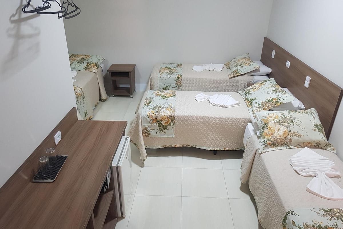Minibar, free WiFi, bed sheets