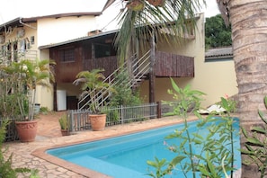 Outdoor pool, sun loungers - Hotel Refugio (Bonito)