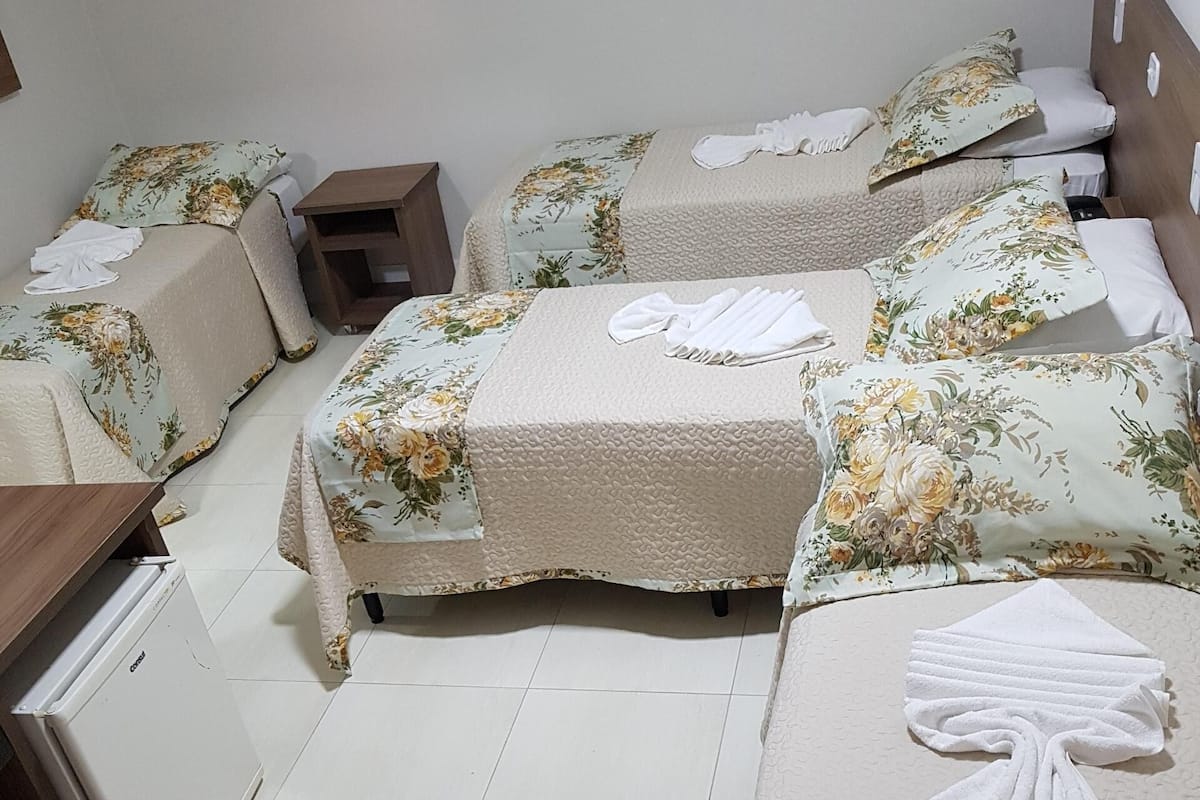 Minibar, free WiFi, bed sheets