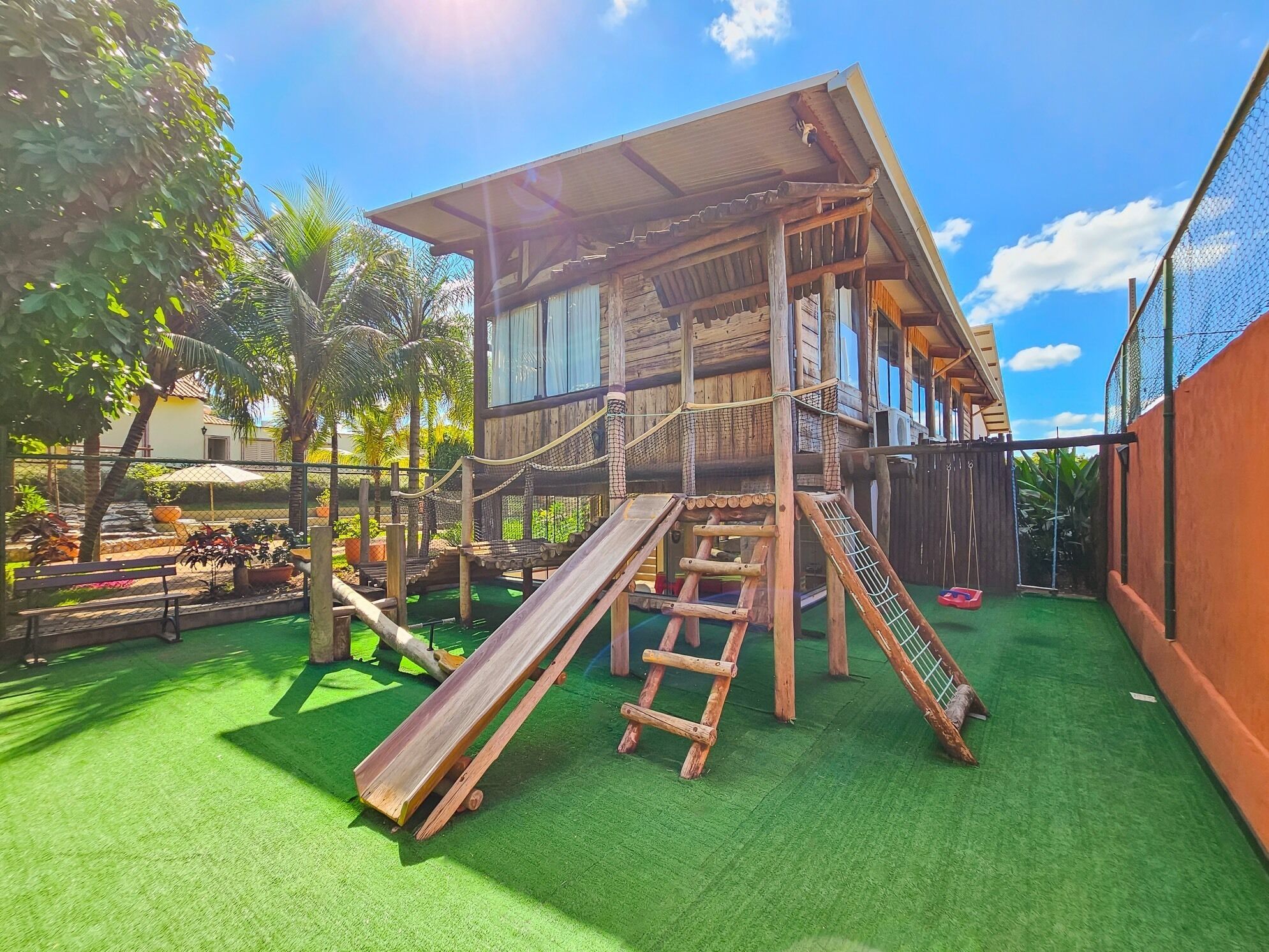 children’s play area – outdoor