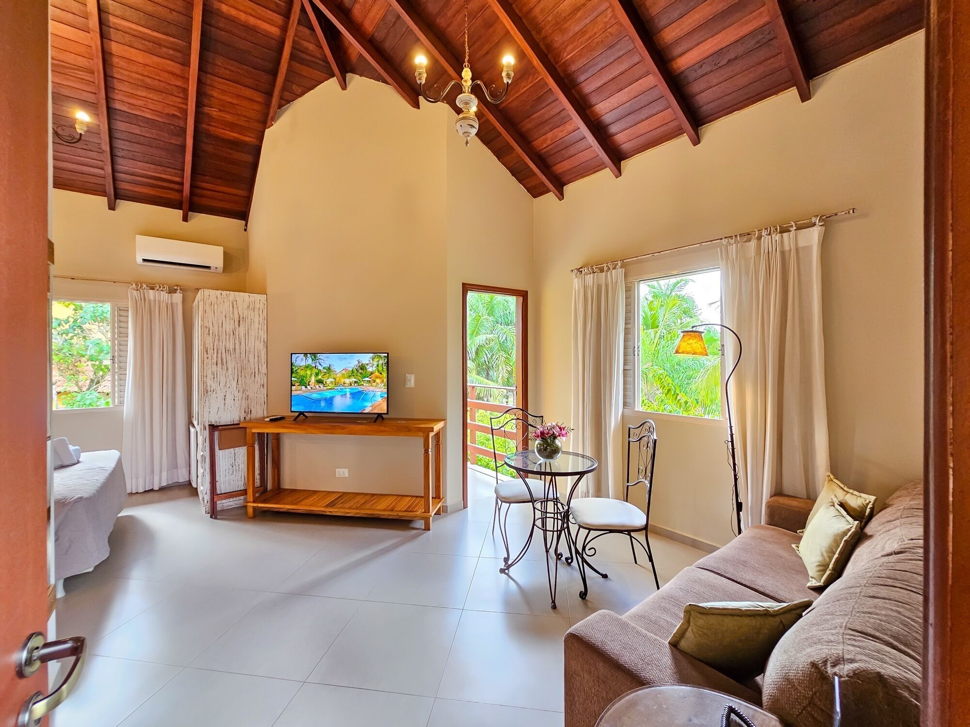 luxury double room, 4 bedrooms (special) | minibar, in-room safe, desk, free wifi