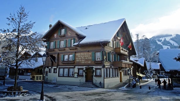 Front of property - Posthotel Rössli (Saanen)