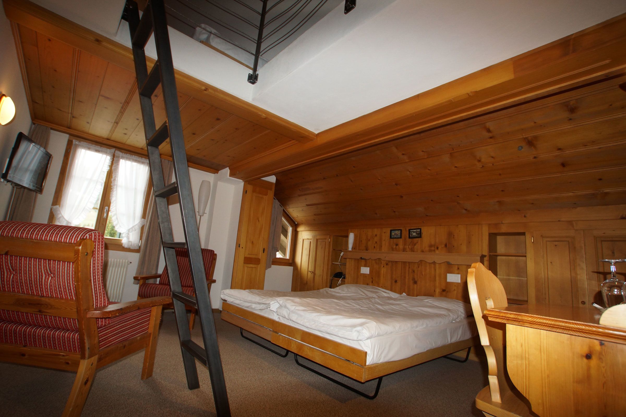 quintuple room | minibar, in-room safe, desk, soundproofing