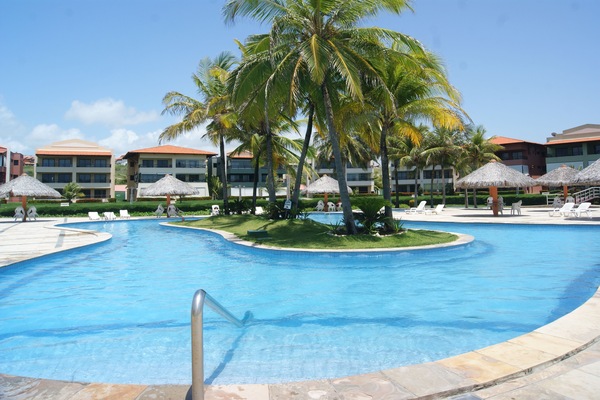 2 outdoor pools
