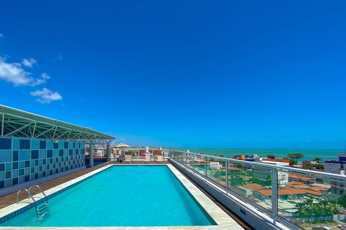 Outdoor pool, pool loungers