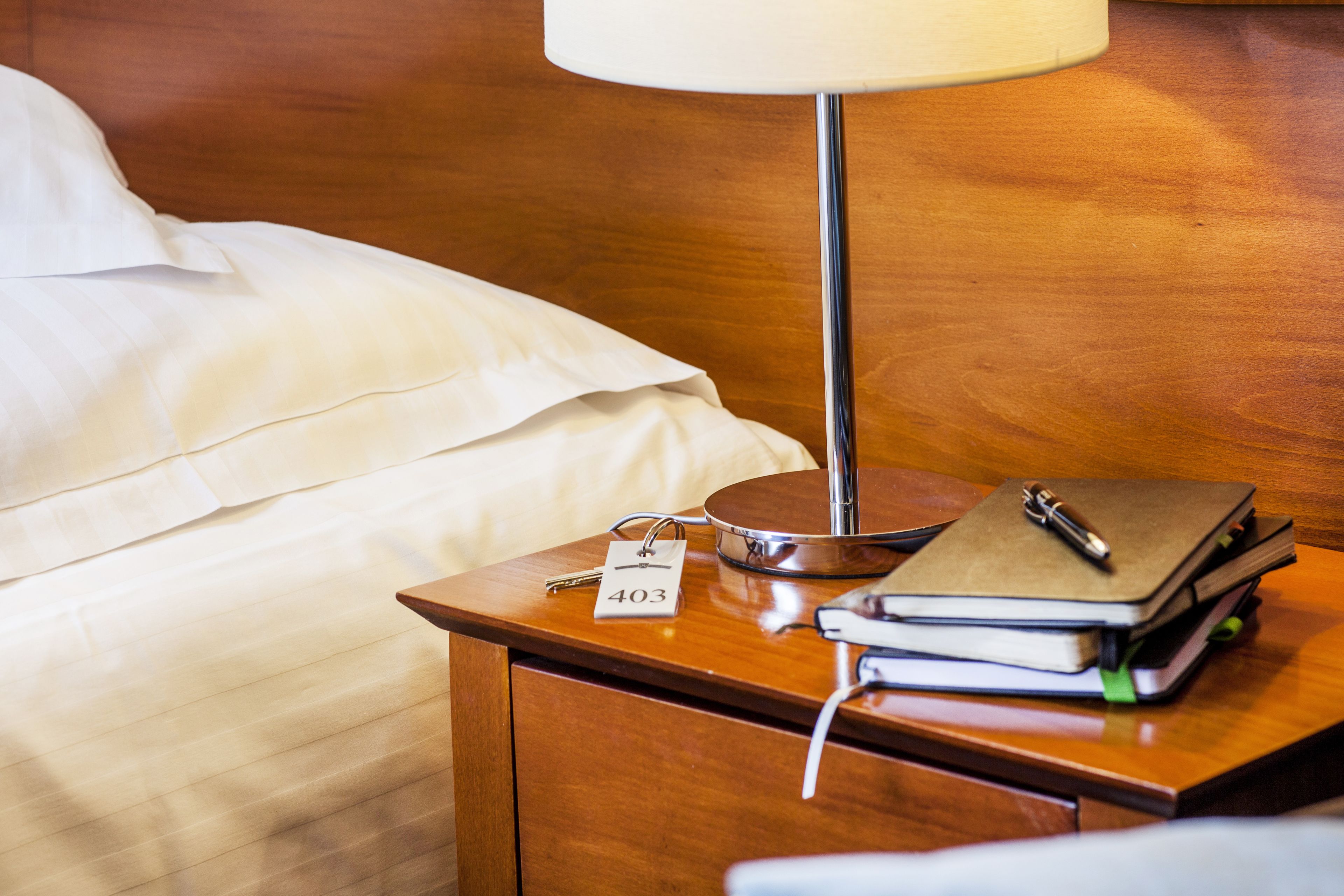 single room standard | premium bedding, minibar, in-room safe, desk