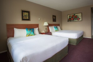 客房, 2 张大床 | 客房内保险箱、办公桌、遮光窗帘、熨斗/熨板