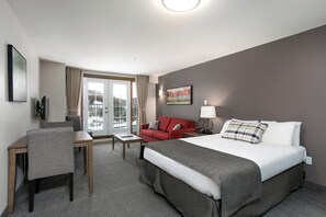 スタンダード ルーム クイーンベッド 1 台ソファーベッド付き | リビング エリア | 0 インチのテレビ (ケーブル放送視聴可)