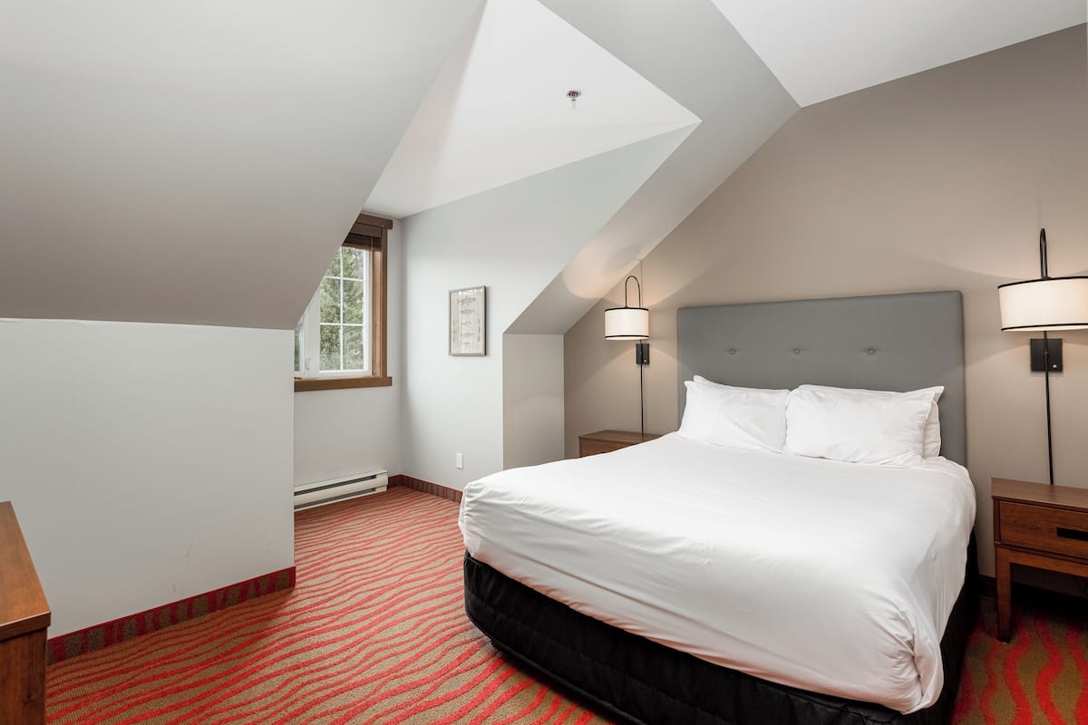 Kondominium, 1 Tempat Tidur Queen dengan tempat tidur Sofa, menara (2) | Setrika/meja setrika, tempat tidur lipat/tambahan, dan Wi-Fi gratis