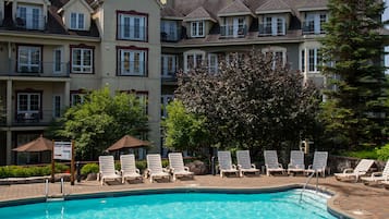 Sæsonbestemt udendørs pool
