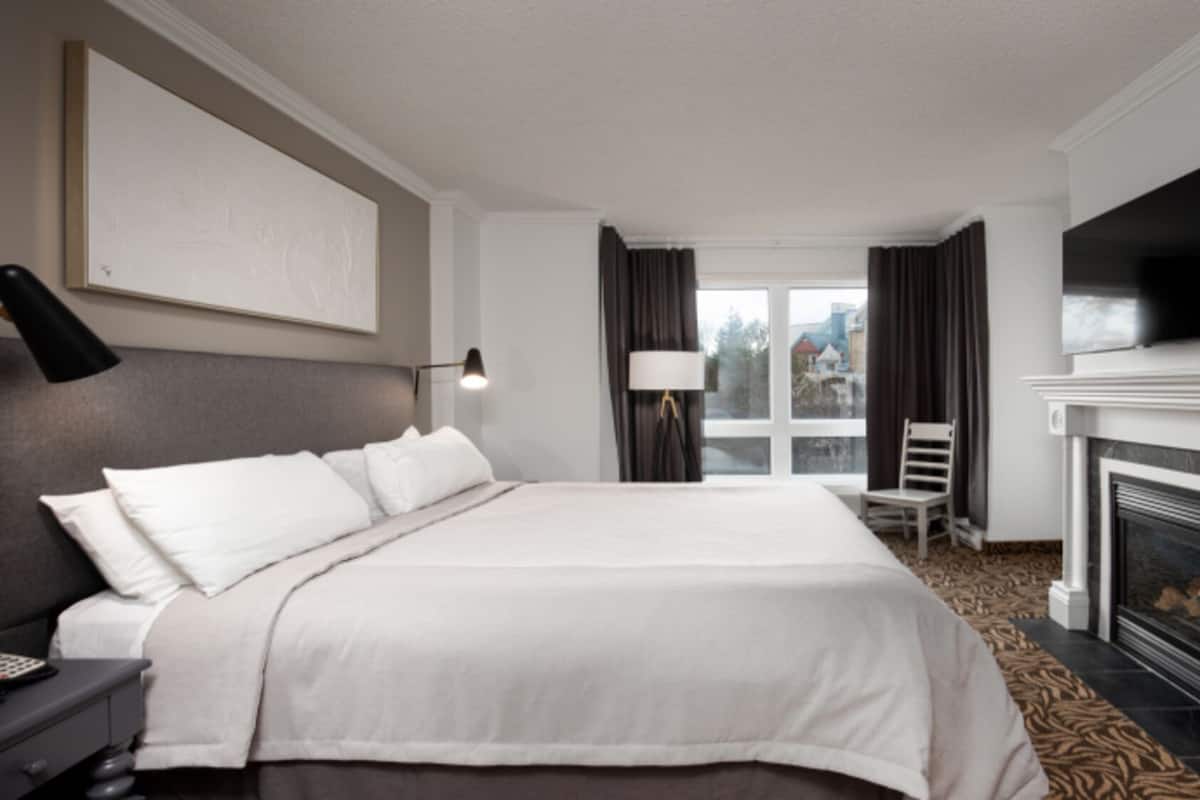 Desk, iron/ironing board, WiFi (free), bed sheets