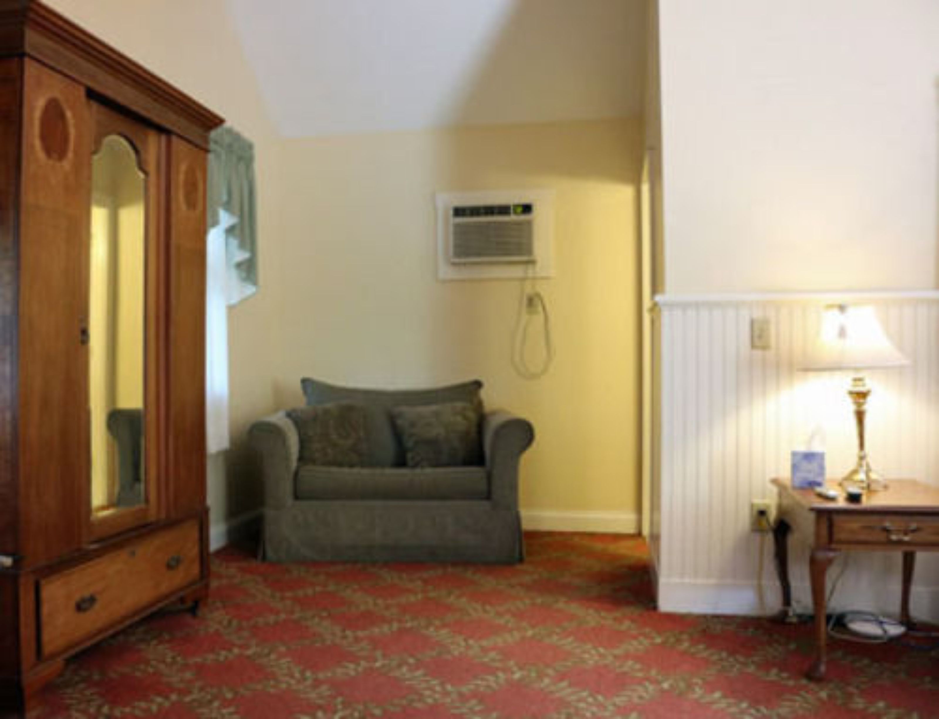 select room (516) | iron/ironing board, free wifi, bed sheets