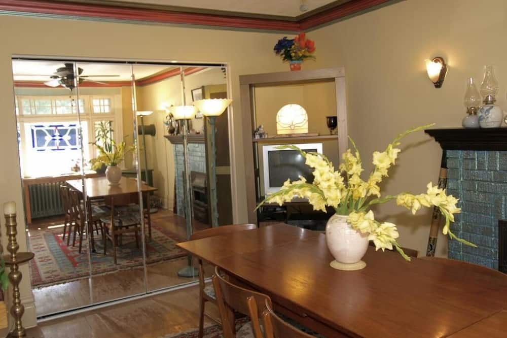 Downtown Bed and Breakfast