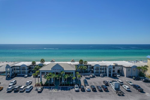 Ramada by Wyndham Panama City Beach / Beachfront