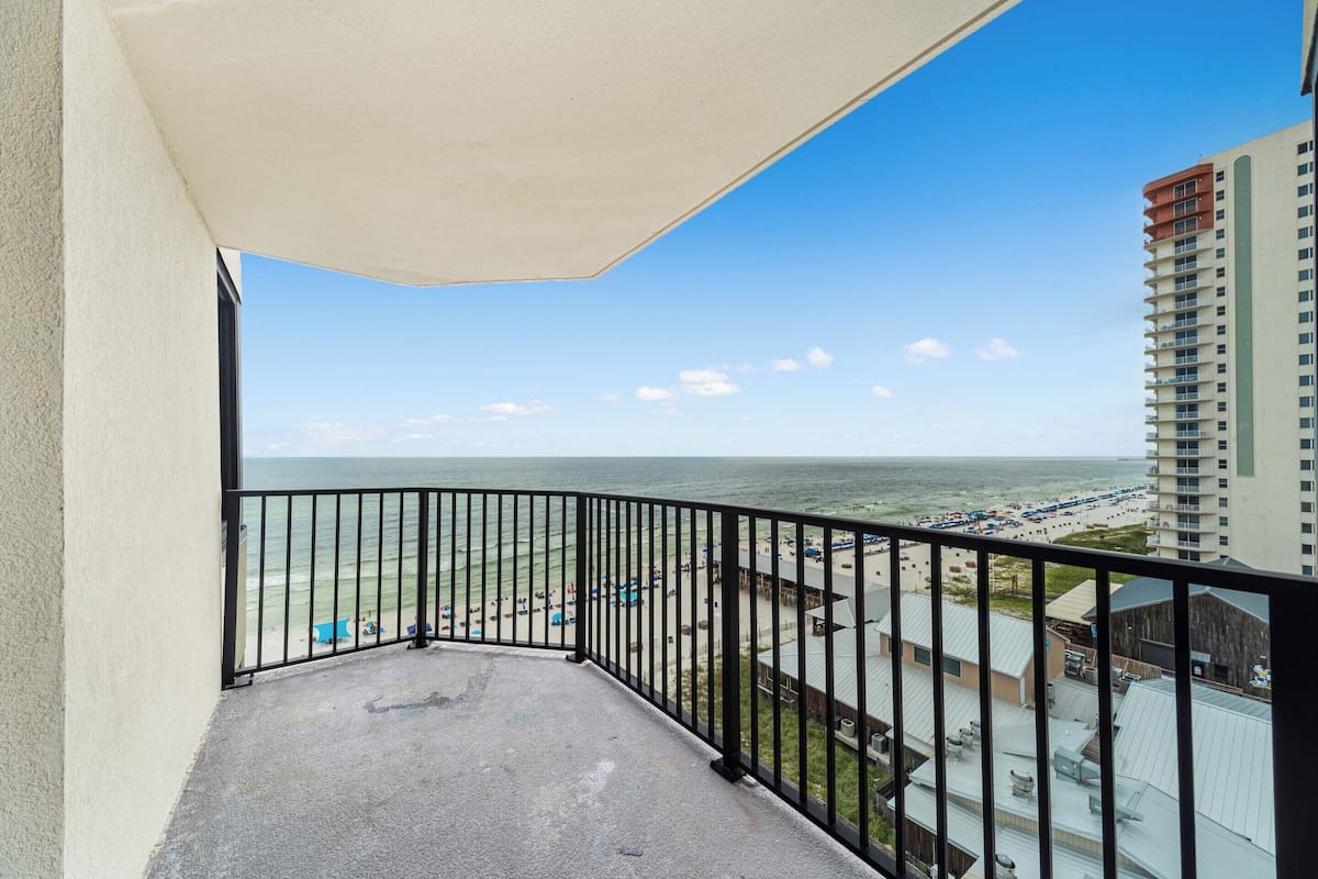 Appartement, 1 queensize bed met slaapbank, balkon, uitzicht op oceaan (#911 West - No Pets Allowed) | Terrein van de accommodatie