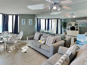 Living area - Sunbird Beach Resort by Resort Collection (Panama City Beach)
