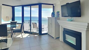 Appart'hôtel, 1 grand lit et 1 canapé-lit, balcon, vue océan (#703 West - No Pets) | Intérieur