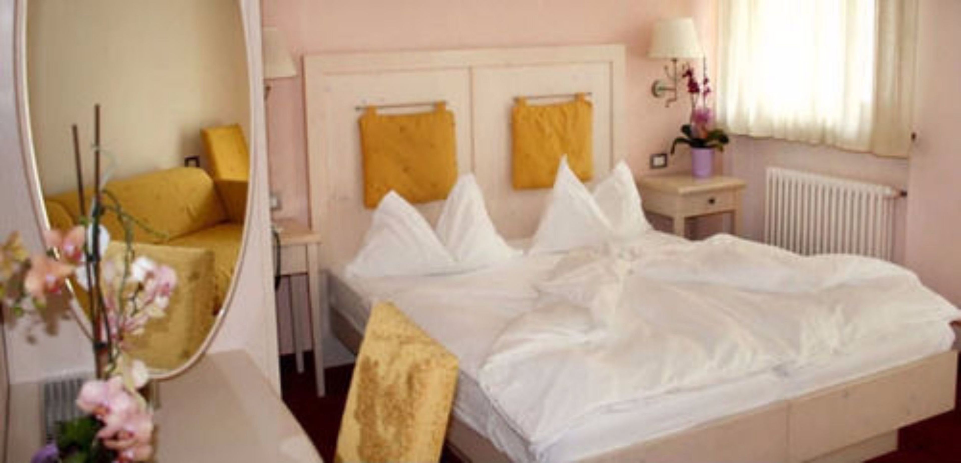 standard double room, balcony | hypo-allergenic bedding, minibar, in-room safe, desk