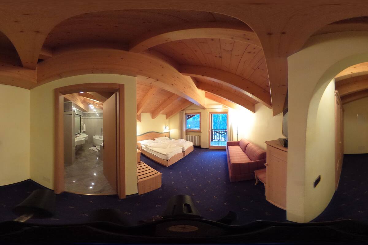 junior room, balcony | hypo-allergenic bedding, minibar, in-room safe, desk