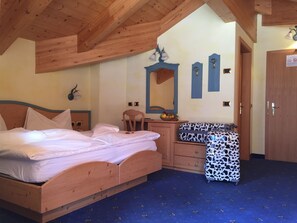 Hypo-allergenic bedding, minibar, in-room safe, desk - Hotel Stella Montis (Campitello di Fassa)